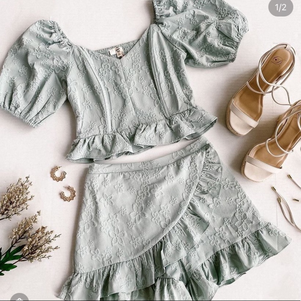 Brand new two piece set